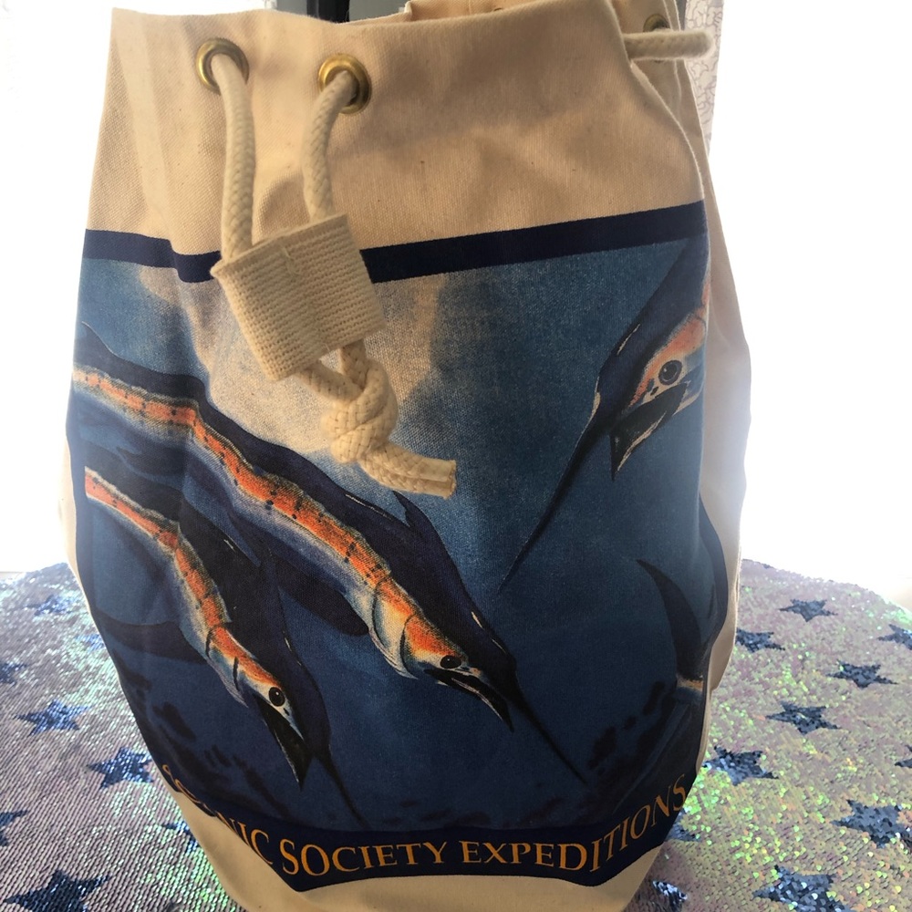 Vintage round tote bag